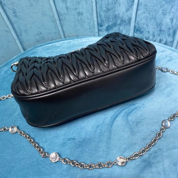 Miu Miu pleated crystal chain bag - Picture 5 of 8